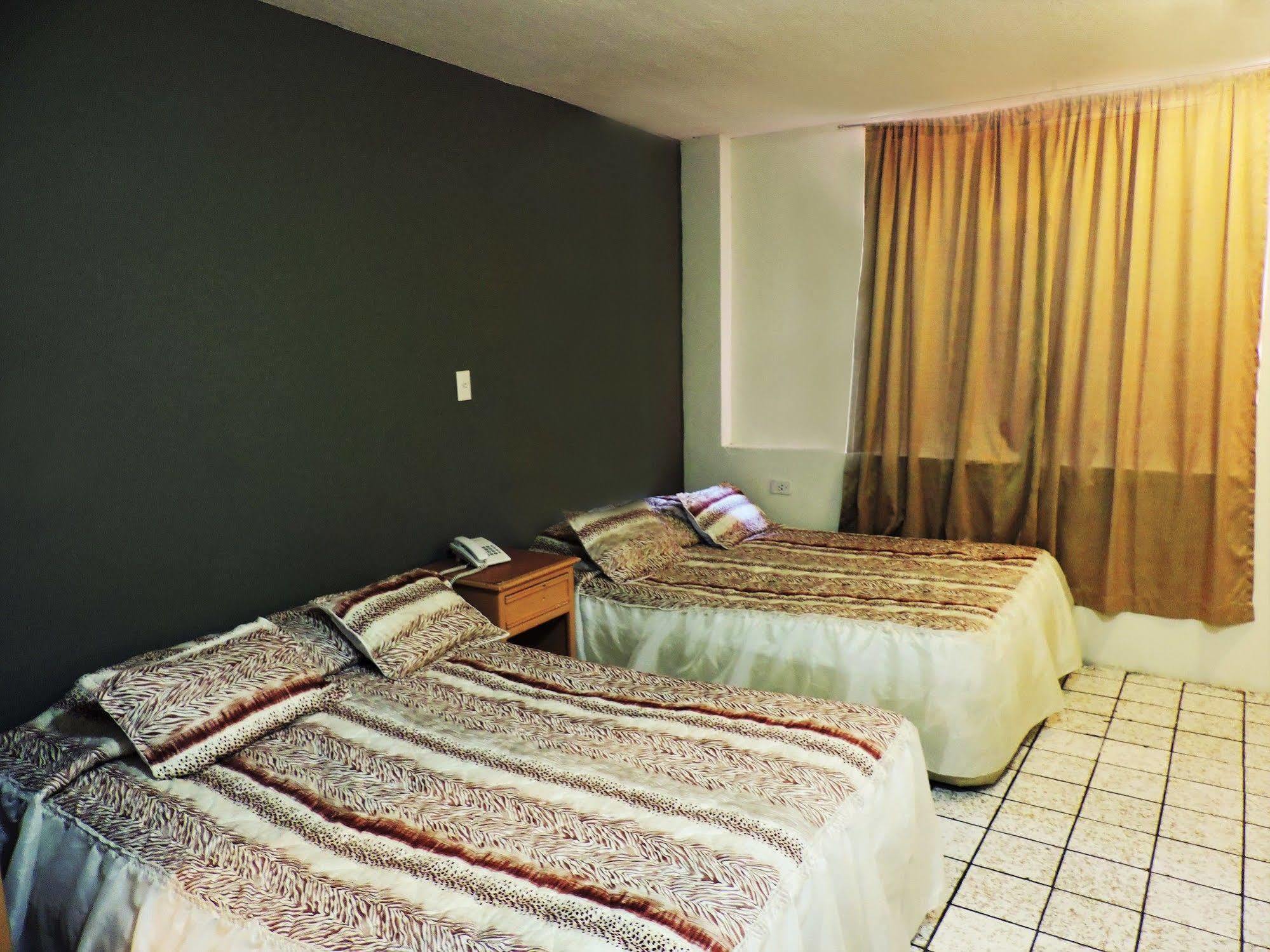 Hotel Grand Reyes Monterrey Dış mekan fotoğraf